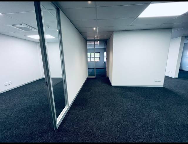 250M² OFFICE TO LET IN FOURWAYS